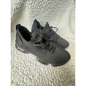 Women’s BLACK La Sheela Stretch Lace Up Bubble Athletic Knit Sneakers Size 5.5